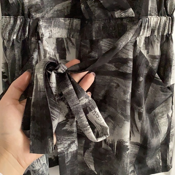 Guess Romper - Picture 7 of 7